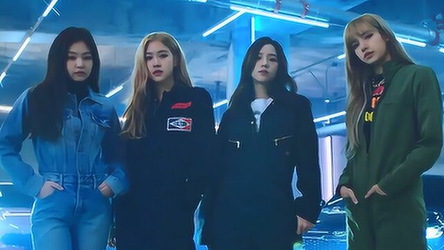 赛车少女BlackPink,英姿飒爽的妹妹们气场十足,我又恋爱了!