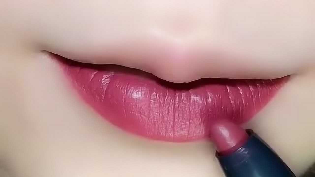 这个颜色上唇超a的,颜色真的太正了!我太爱了!