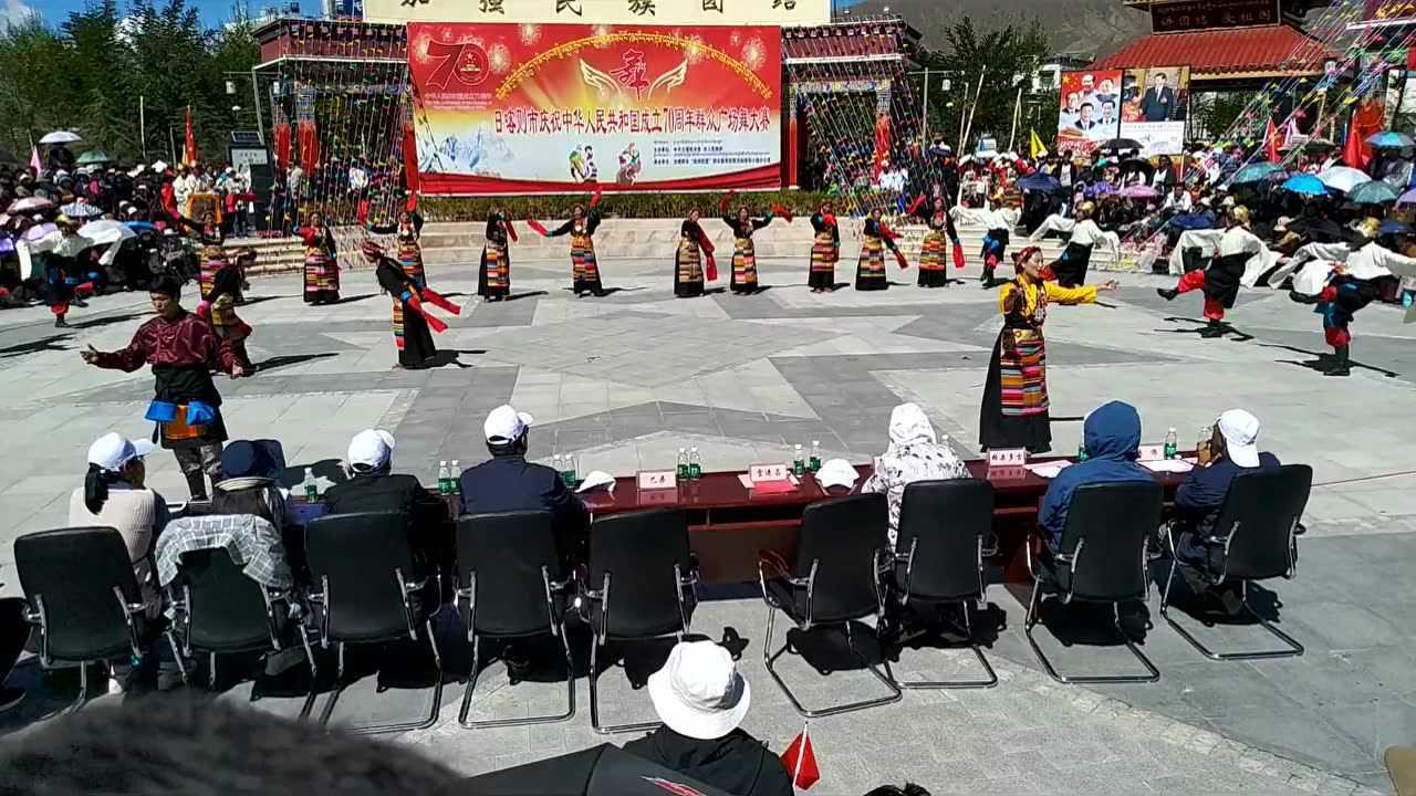 南木林县卡孜乡卡孜村参加四讲四爱比赛