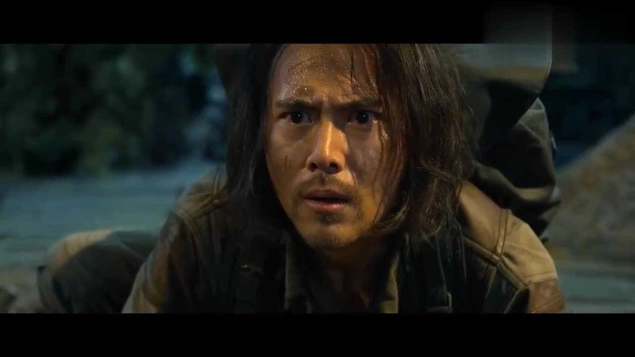 献王墓深处盘着一条青鳞巨蟒不要看它的眼睛跪者长生