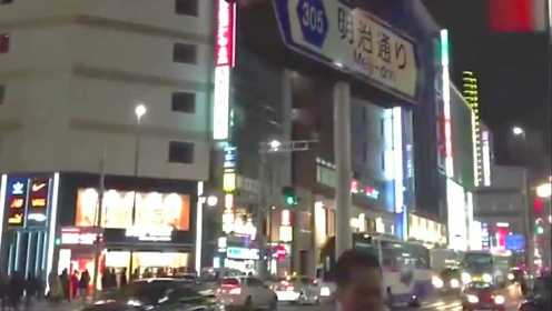 日本东京街头的《海阔天空》，日语切换粤语的瞬间中国女孩哭了