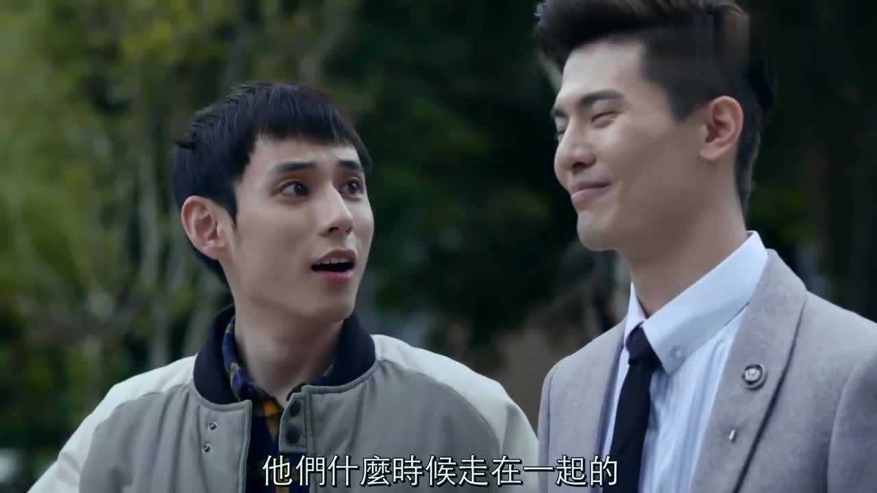 history3圈套唐毅与孟少飞看着好友骑车来离开二人面带微笑