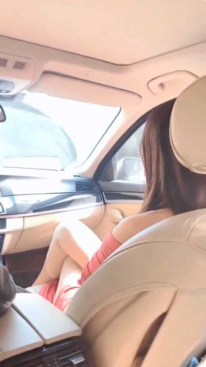 知道闺蜜晕车老公主动让她坐副驾驶