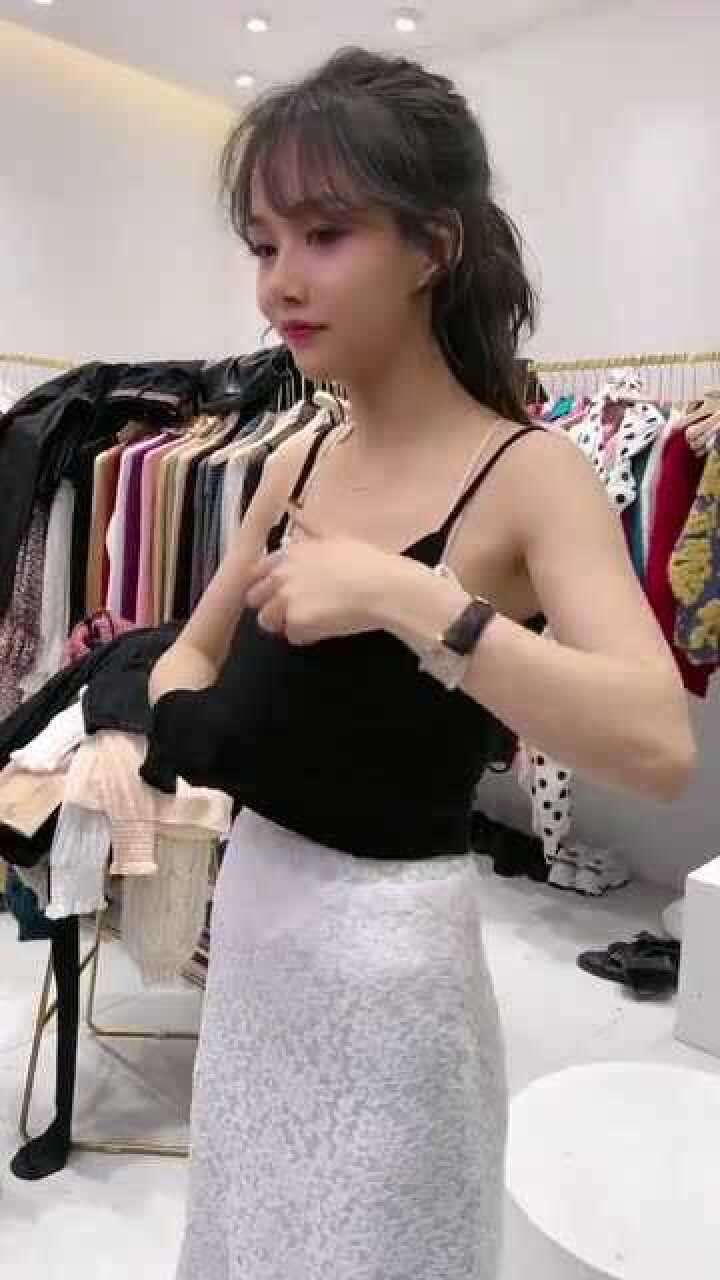 原来女生是这样换内衣的