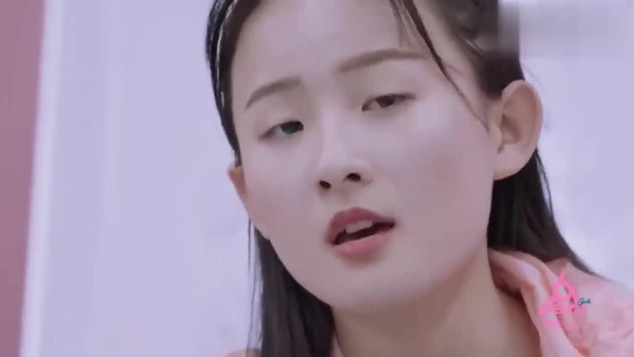 张钰琪现场即兴哼曲也能那么好听不愧是才女啊