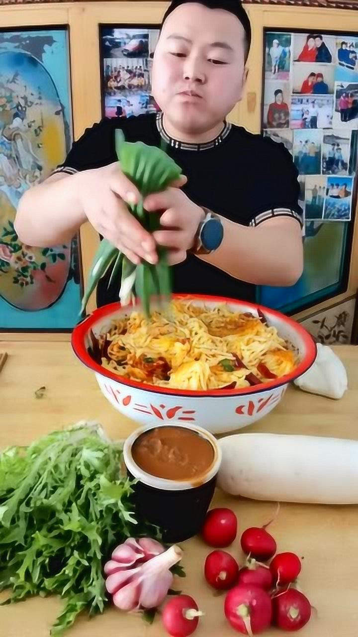 东北人的早饭太真实了没几颗大蒜根本吃不下饭啊哈哈