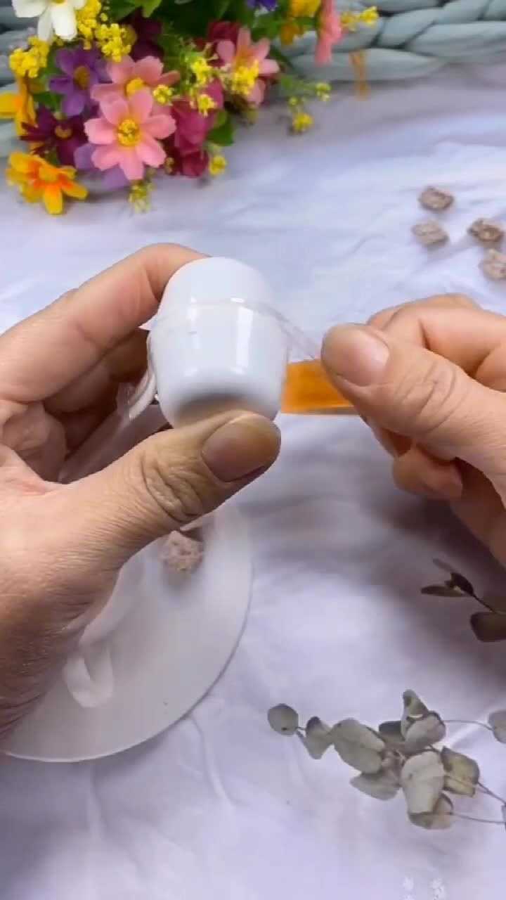 家里不用的奶粉勺子还可以这样做玩具,孩子可喜欢了