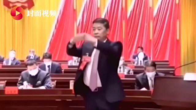 浙江衢州两会参会者不握手改行作揖礼 网友点赞:建议推广