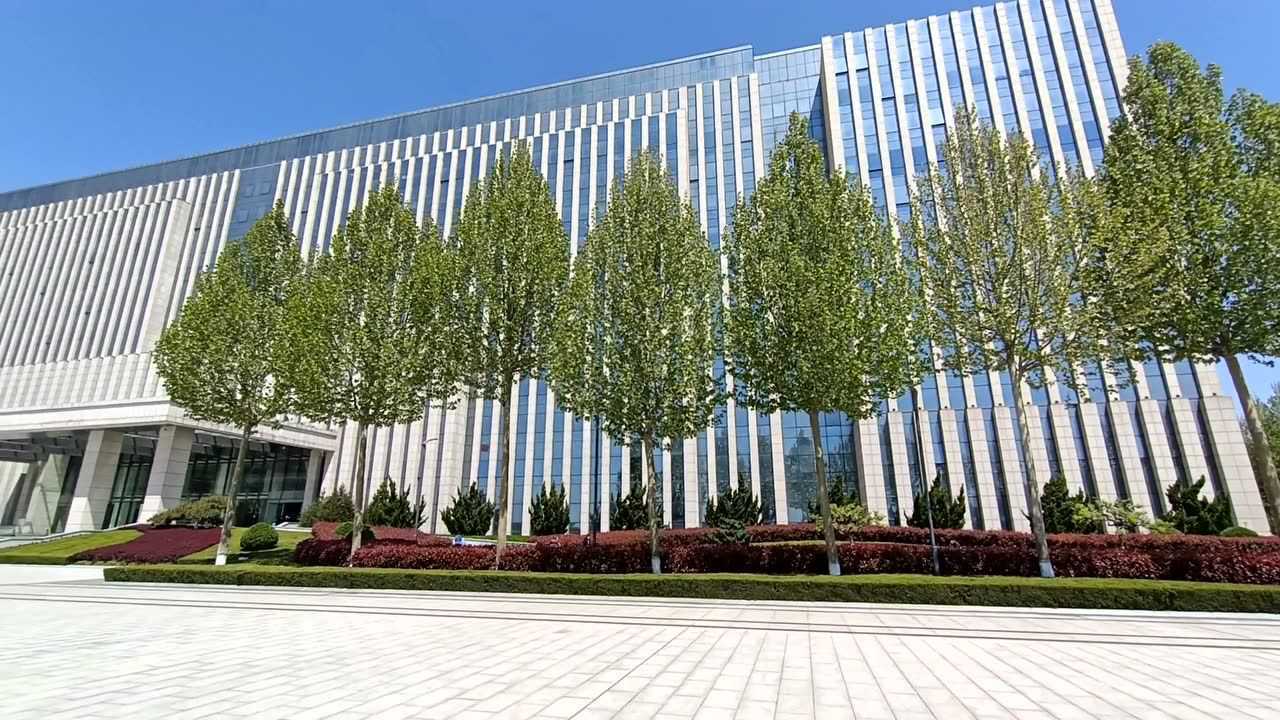 潍坊市昌乐县政府大楼和市民广场,建的真气派.