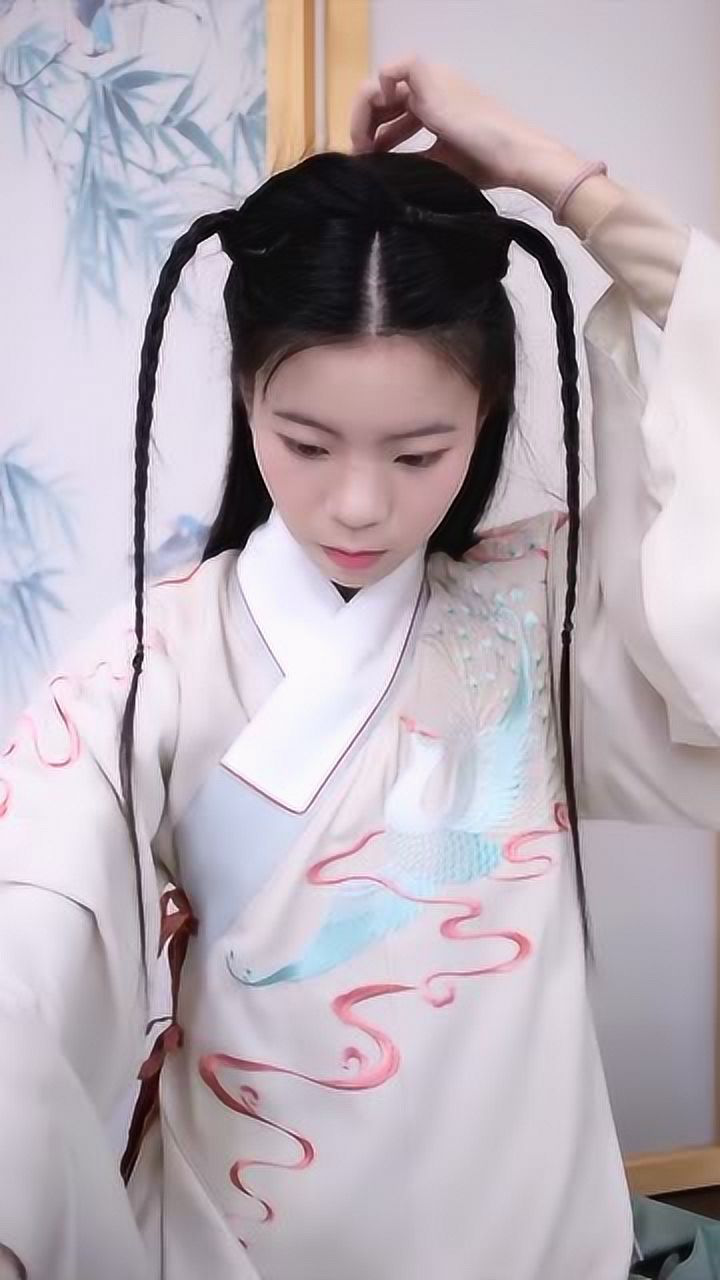 无发包,一款简单适合明制汉服的发型教程,四条辫子搞定!