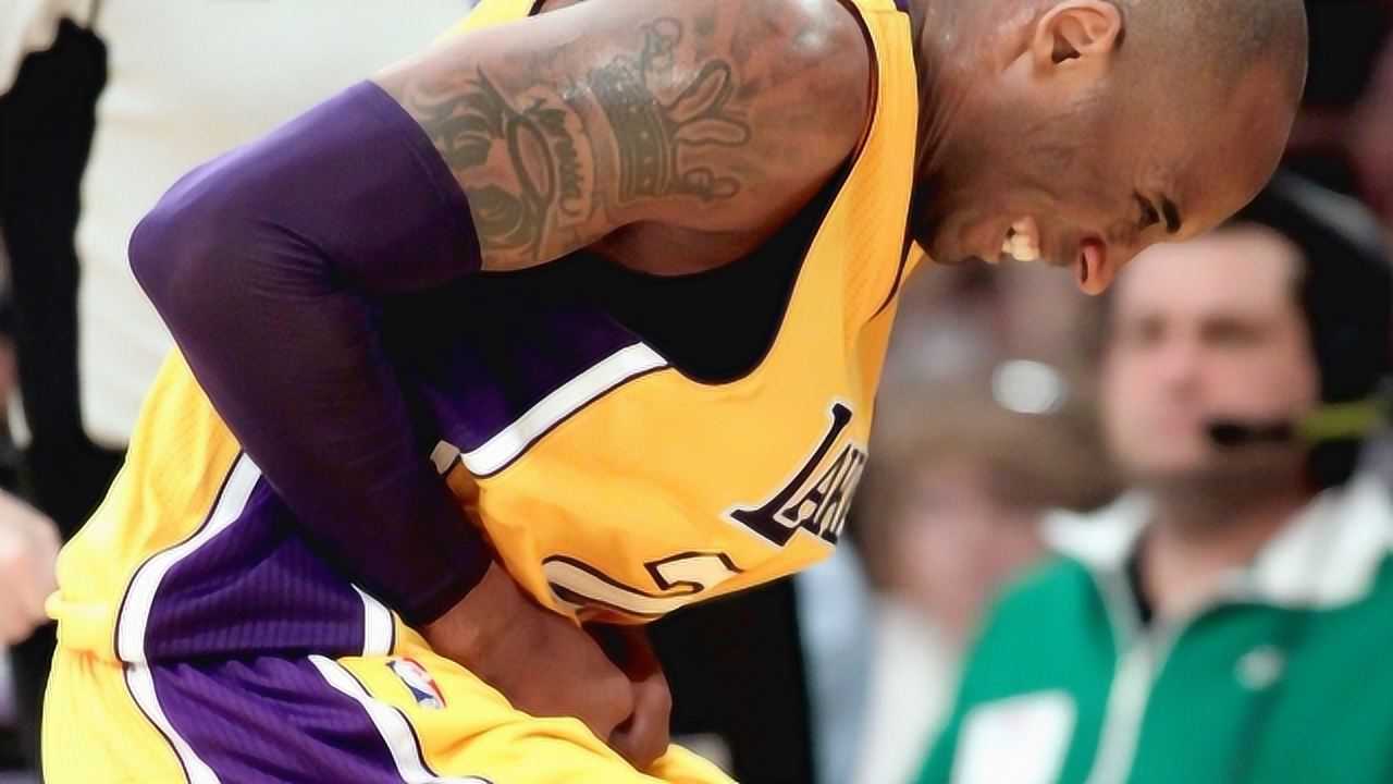 nba闪回:科比脱臼的手指,令人心碎的颤动,被吓坏的女球迷