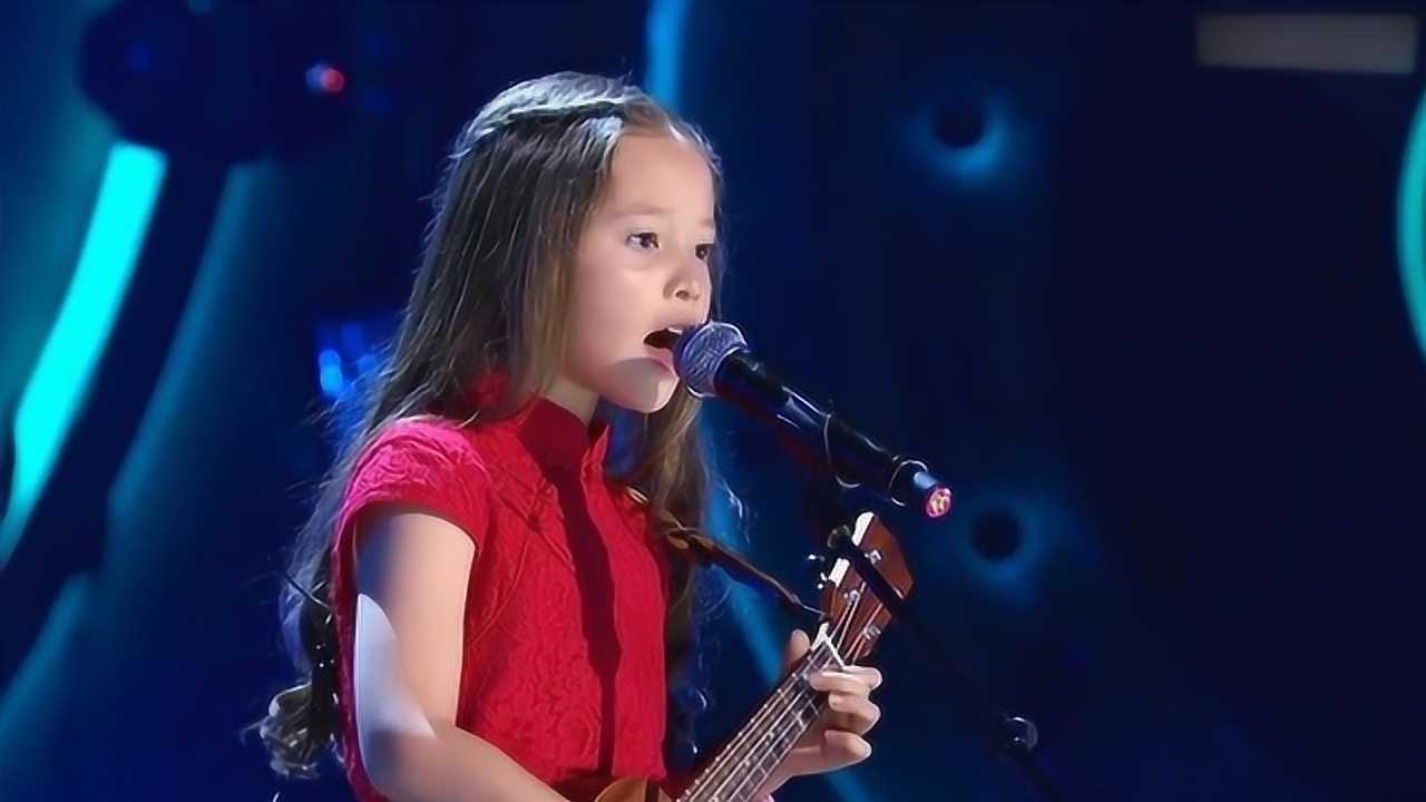 外国小孩学习中国文化中美混血小女孩一开口唱惊呆了评委