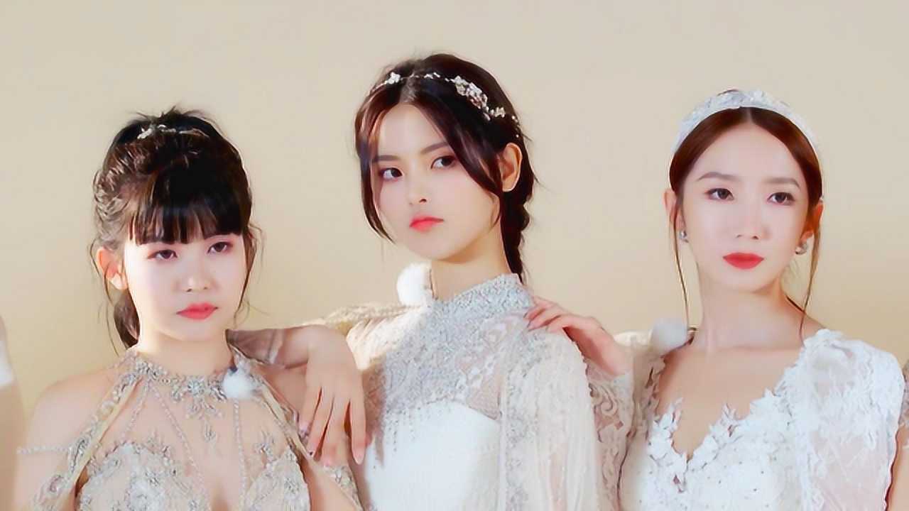 火箭少女10111人一起穿婚纱拍闺蜜照杨超越孟美岐好美呀