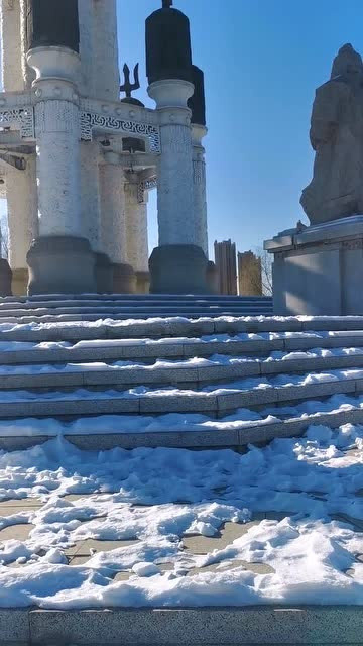 苏鲁锭的蒙语意思是"长矛"是蒙古战神的象征