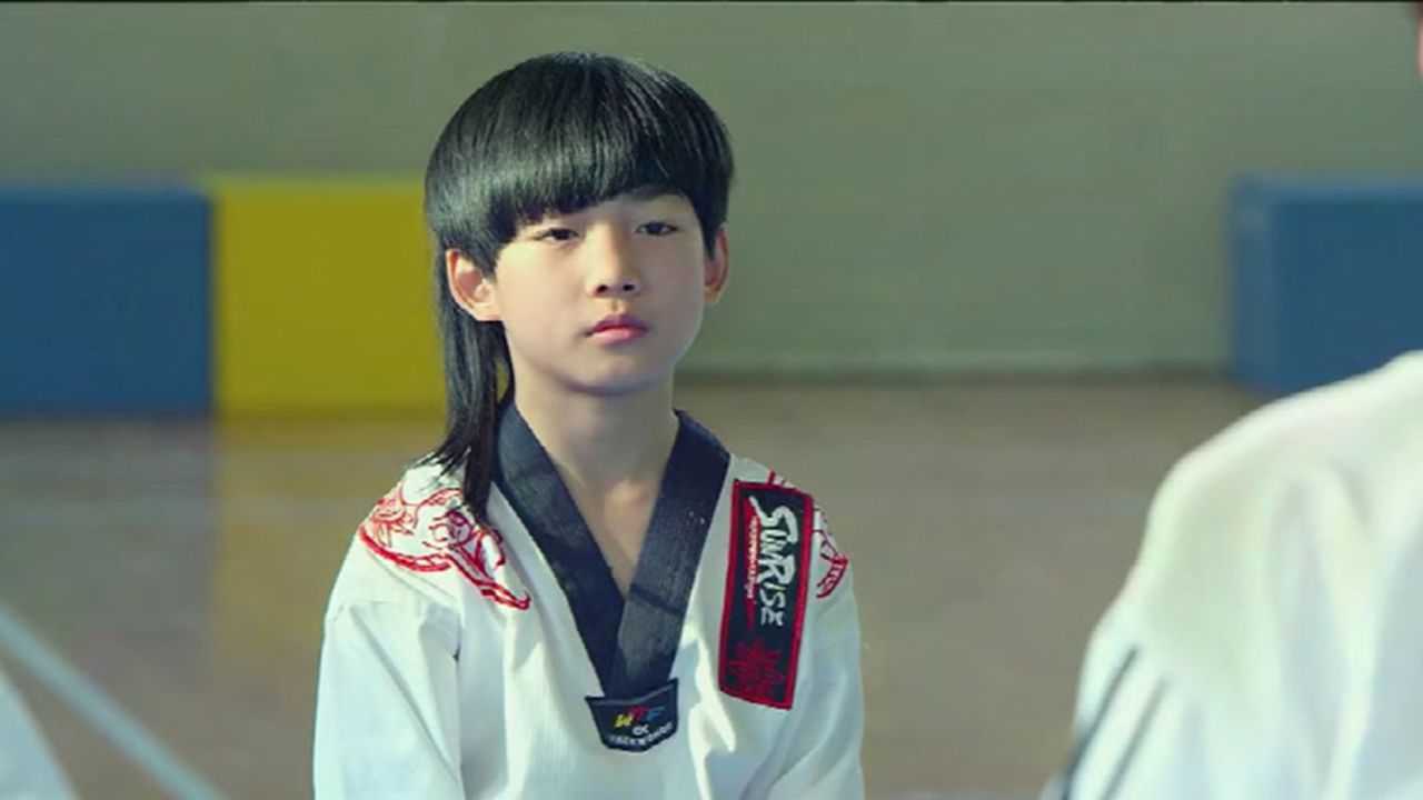 龙拳小子小学生的逆天跆拳道轻松虐老师分分钟灭黑帮