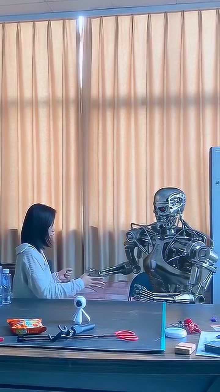 人工智能技术确实厉害美女与机器人玩石头剪刀布结果被打耳光太无情