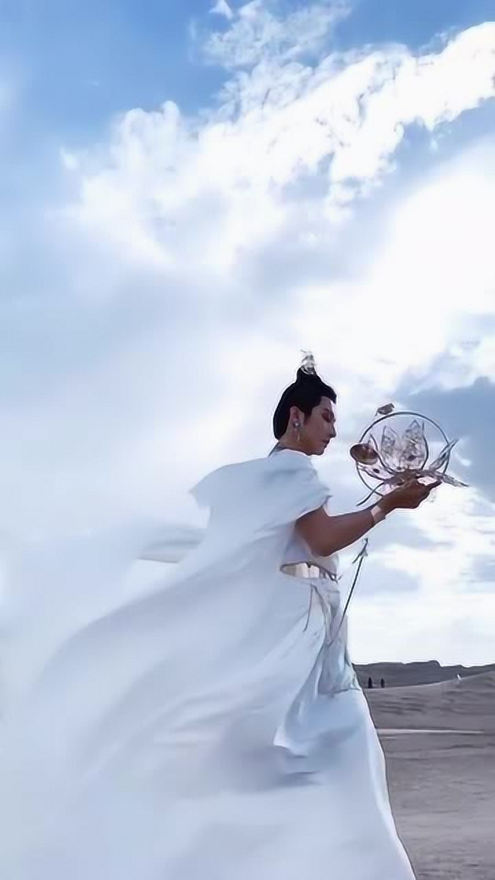 原来男生穿汉服也可以这么好看!白衣飘飘,像一个仙人!