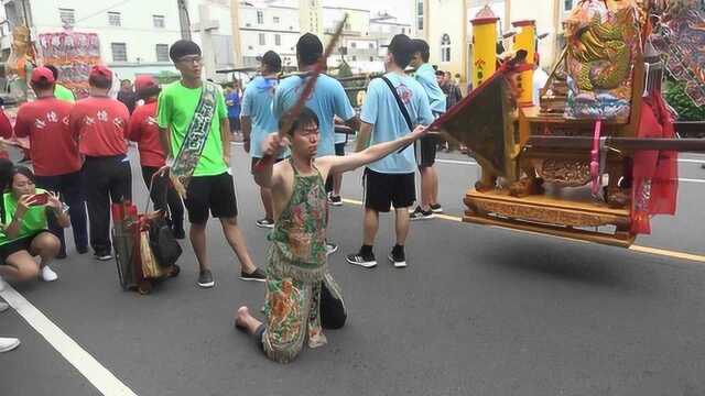 麻豆梁王宫梁府千岁跪接恩师台南公廨内昭灵庙