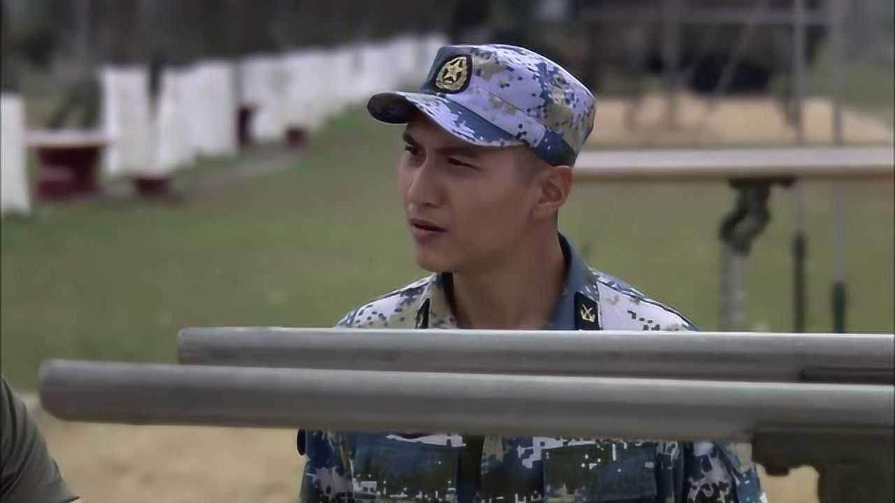 火蓝刀锋:巴郎为了草原的妹妹,竟然给战神求情,怎料排长不吃这一套