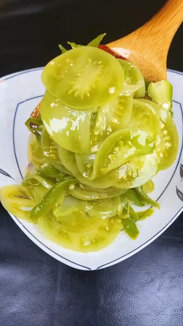 青番茄炒辣椒,你学会了吗