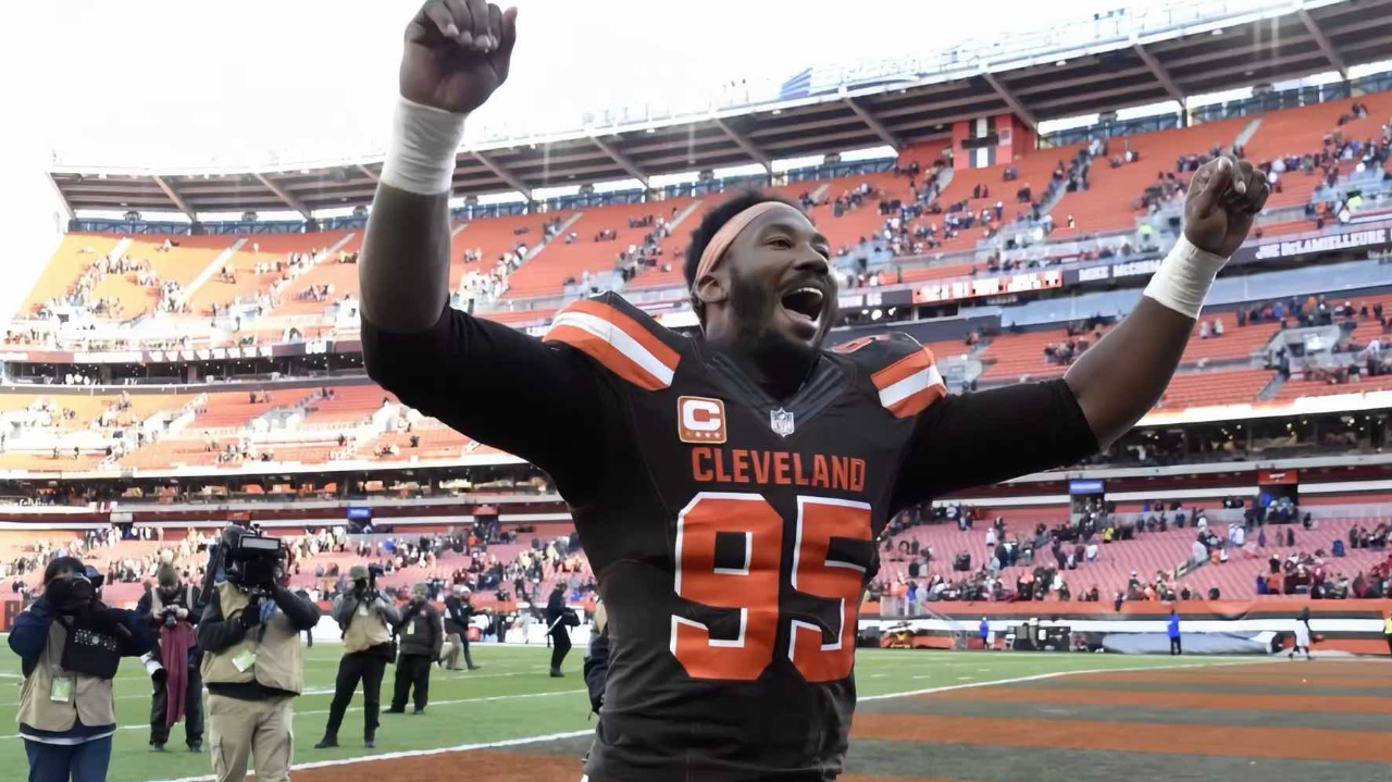 都说打不了nfl才去打nba的那么nfl球员打篮球到底有多强