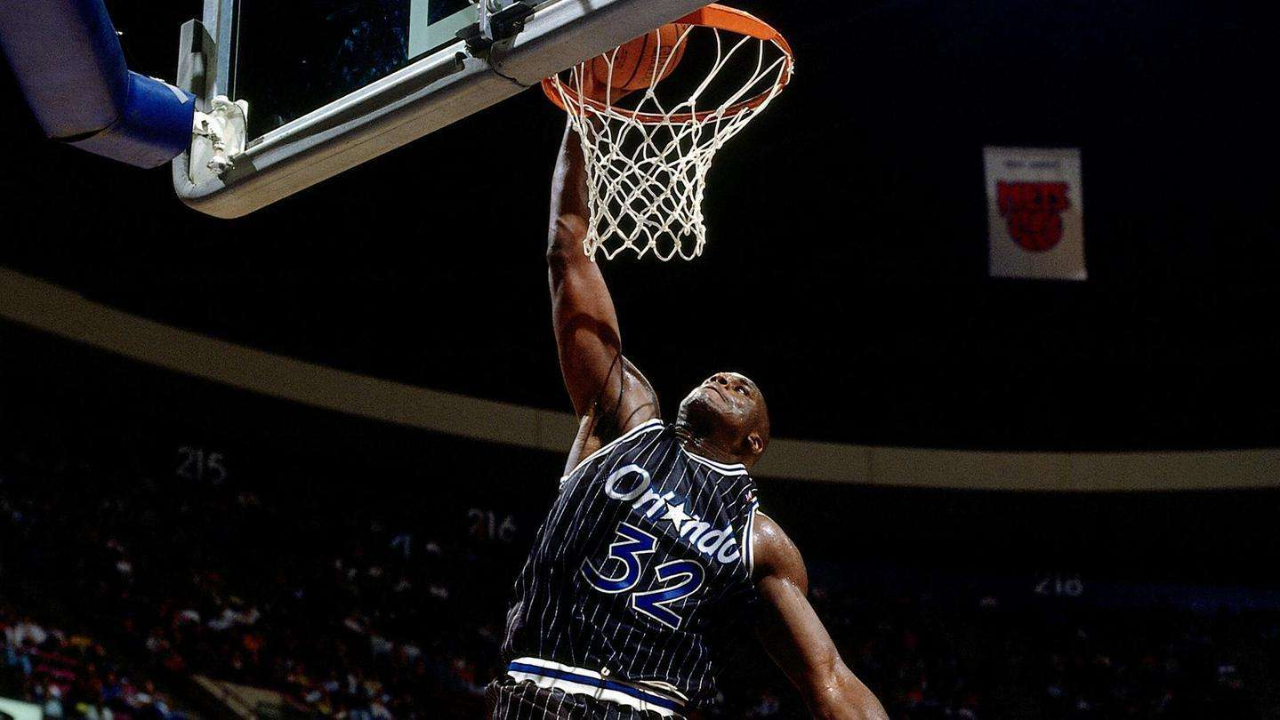 奥尼尔魔术生涯10佳球:骑扣穆大叔 篮下制霸扣倒篮架