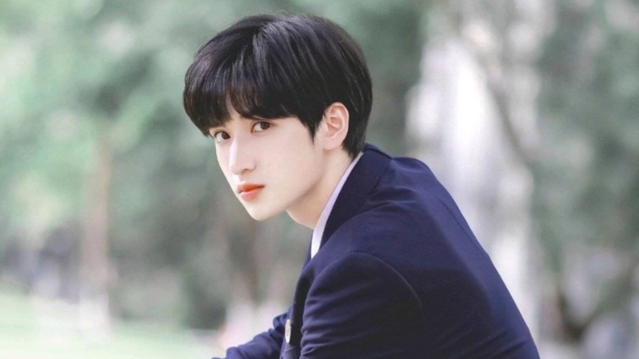 严浩翔打赏事件女主播报警,私人照片被恶意传播,回怼网友态度强硬