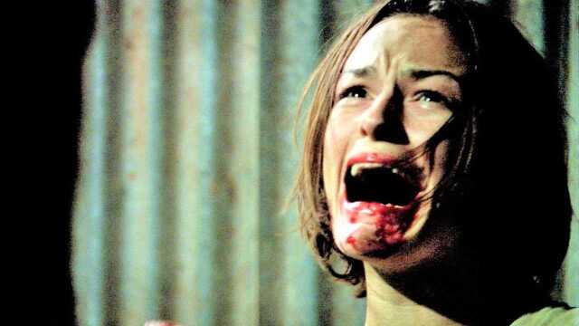 师姐超绝望美女遭杀人狂魔百般羞辱割指断脊残暴至极