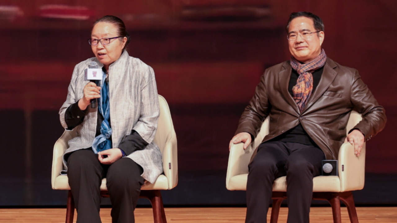 《坠落的审判》:董强用词迷惑全场寂静,戴锦华发言后掌声雷动