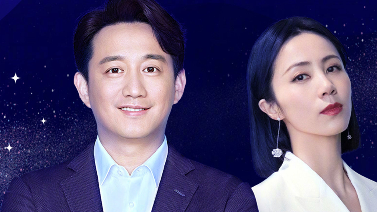 飞机上偶遇黄磊一家五口,网友吐槽黄多多像保姆,私下架子大很拽