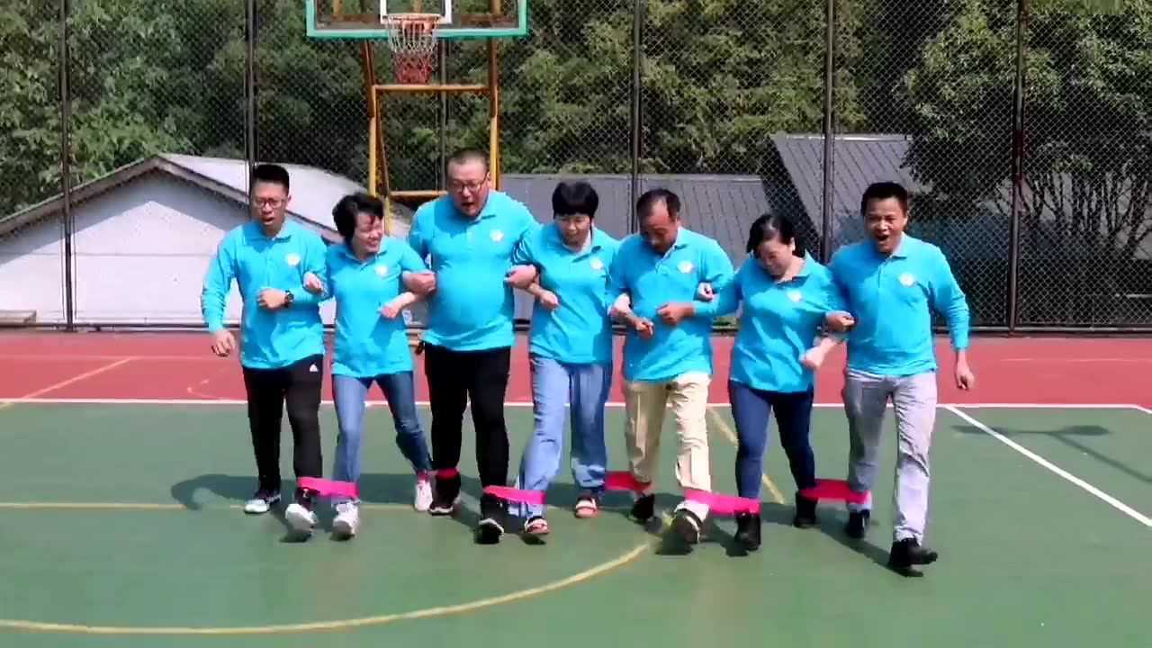 团建活动 十人九足