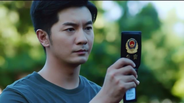 刘潮电视剧作品学警旋风美女被警察询问满脸懵圈好可爱