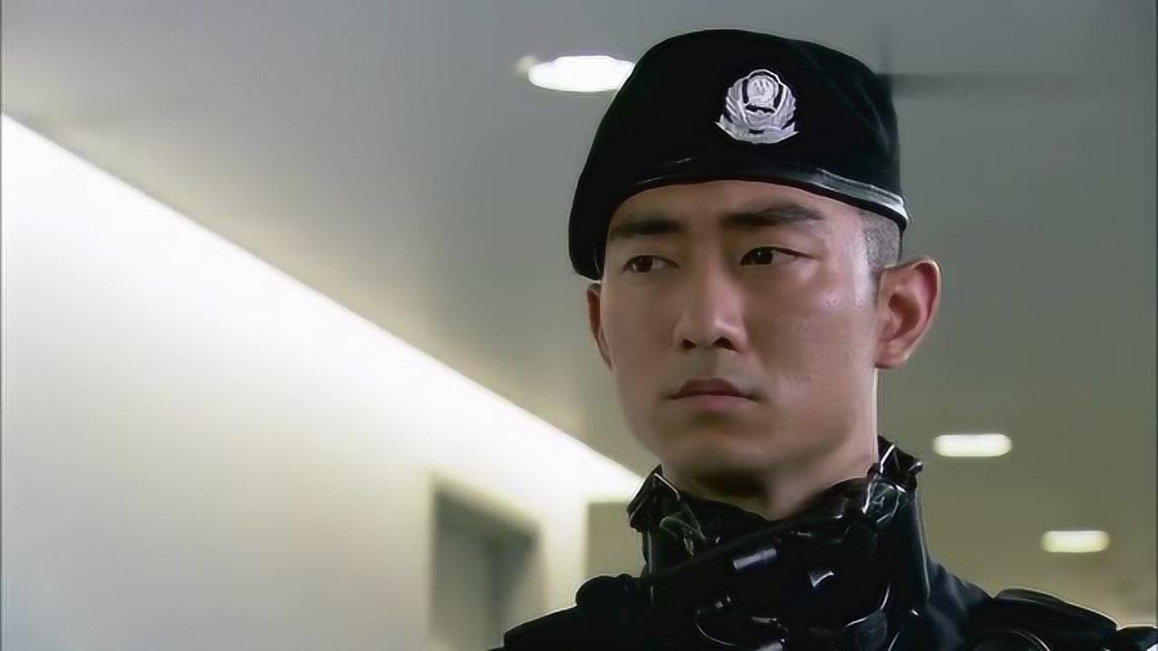 特警力量特警万万没想到,一名小交警,曾经是一名狼牙特种兵