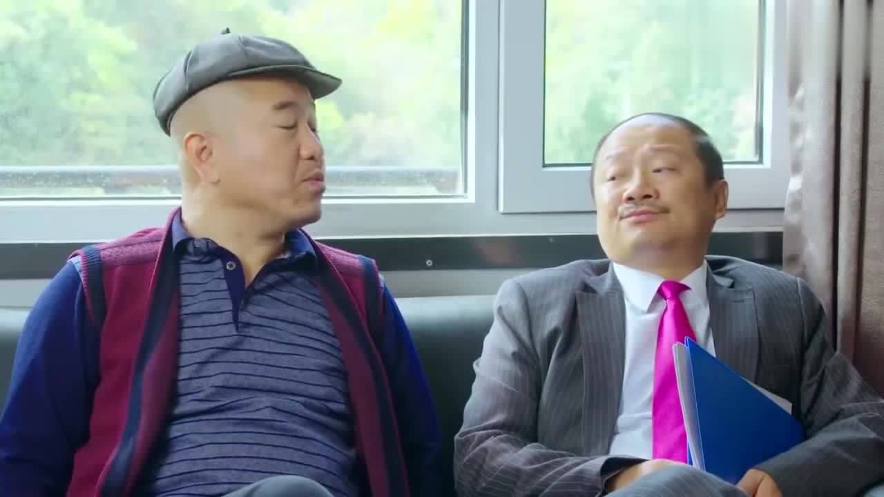 乡村爱情:刘能看谢广坤坐在了宋晓峰旁边,心里很不爽