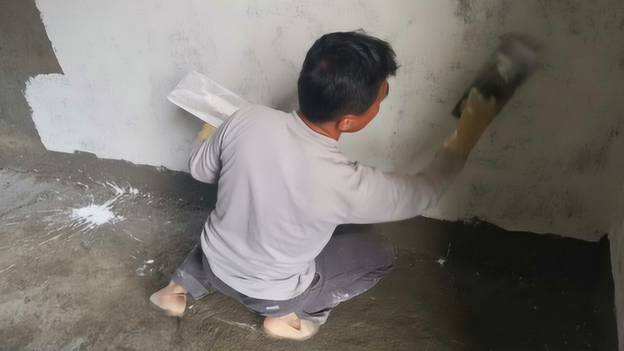 工地新来的水泥工师傅,一天工资要350,老板让他做个批墙看看