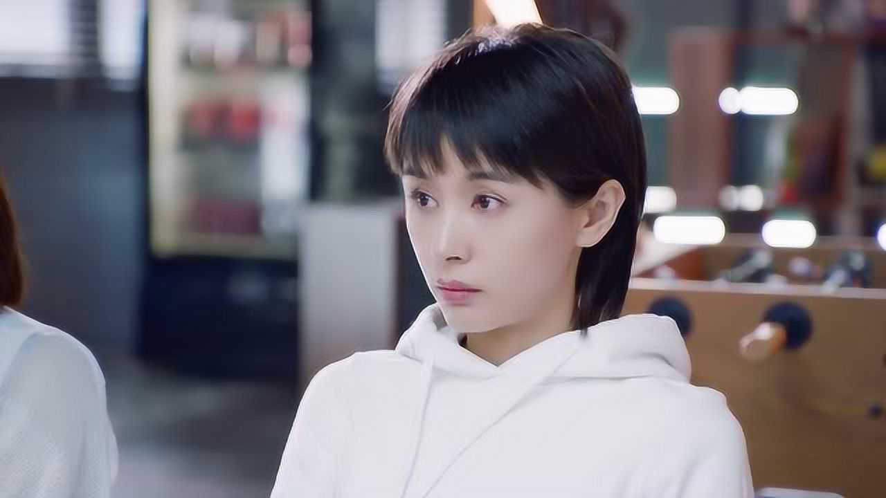 第二次也很美邱天妈妈出场一副女强人的气场邱天被妈妈逼婚了