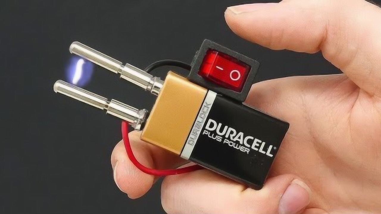 老外用电池制作打火机?简直不要太好用