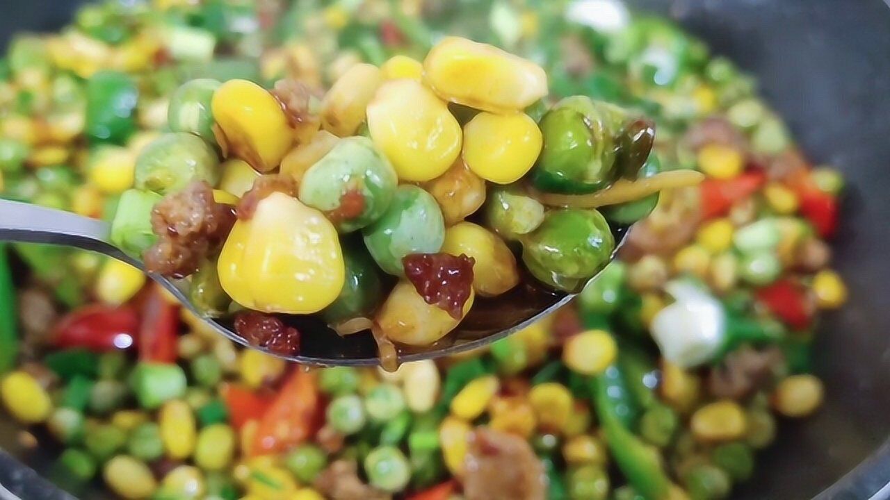 1斤豌豆米5元玉米,加它一炒真香,不等出锅,阿楠就吃上了