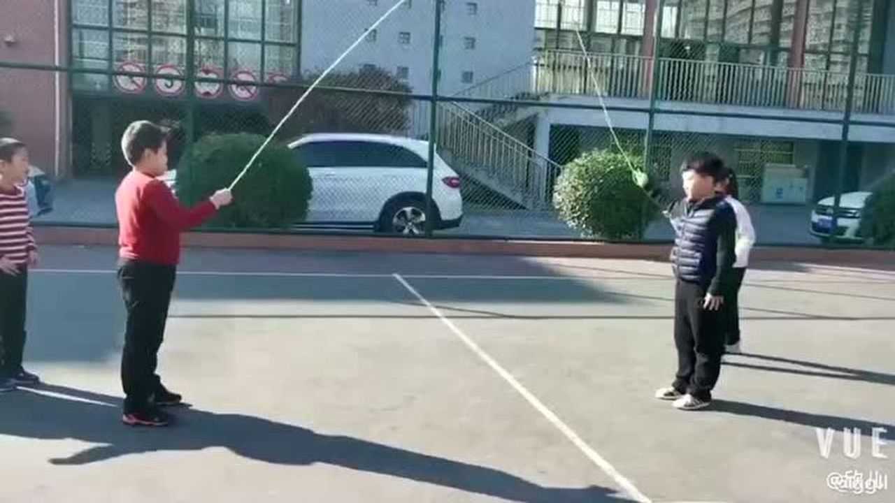 跳长绳的技巧_高清1