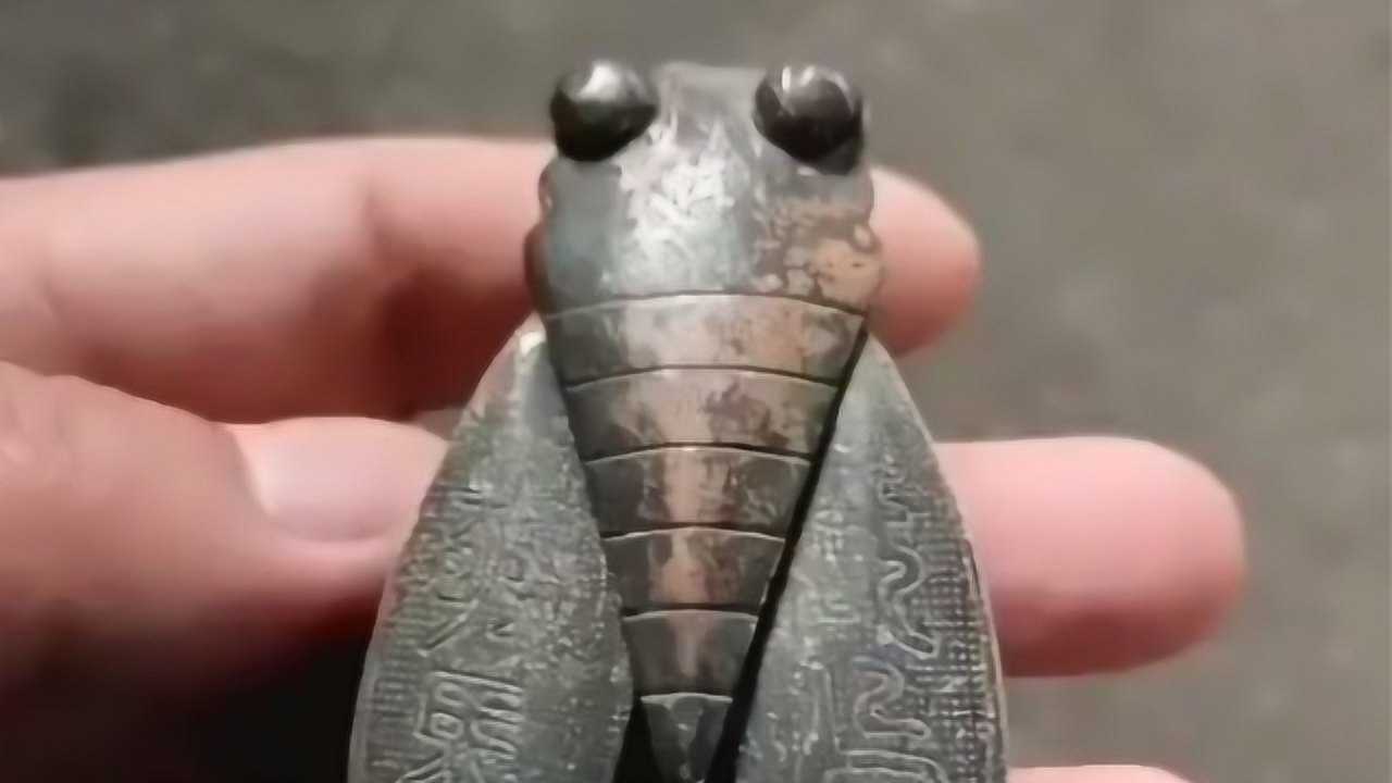 据说这是个古代暗器,名字叫蝉翼刀,就是不知道它是怎么发射的?