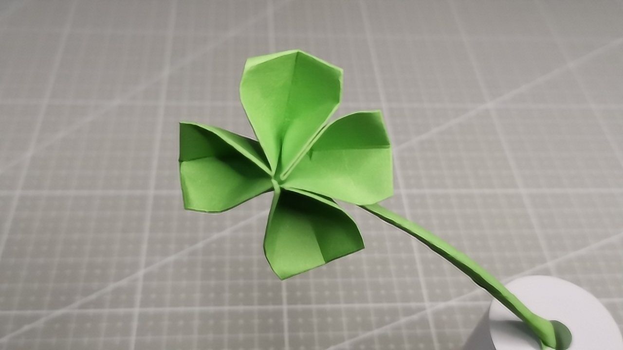 四叶草手工折纸2019马上过完了给2020带来好运吧