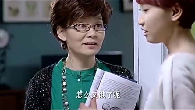 女子怀孕肚子饿,在娘家嘴馋,想念婆婆做的肉馅包子,表情好逗