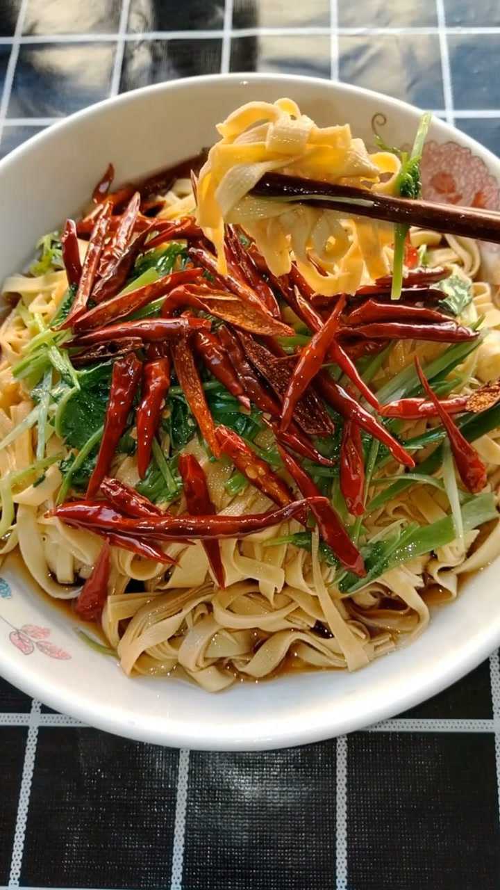 油泼干豆腐的教程,非常的好吃.