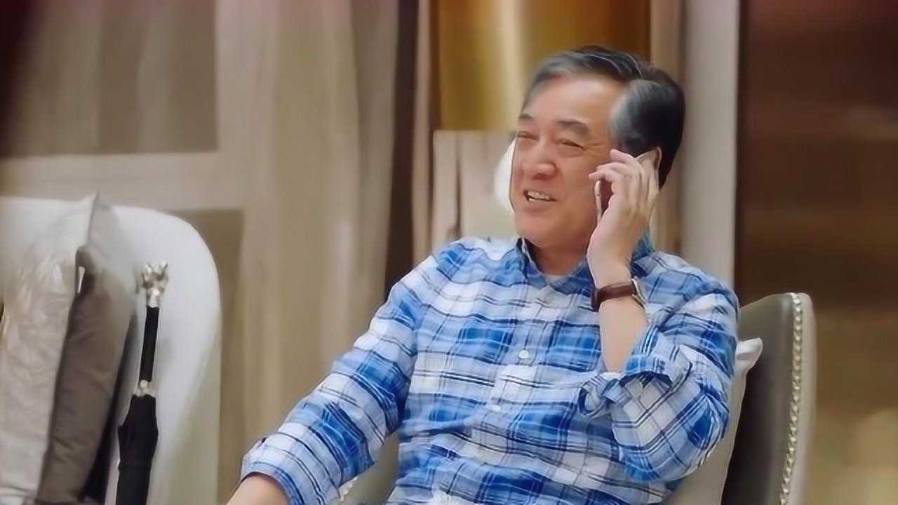 韩商言打电话向爷爷报喜登记谁知爷爷的手机铃声这么卡哇伊