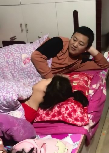 神奇的东北大炕,一个炕能睡下全家人,真暖和