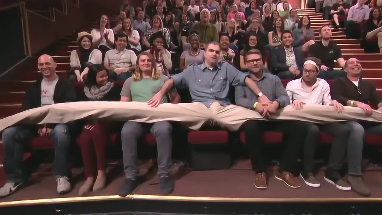 世界上腿最长的男人,足足两米长,真正的长腿欧巴!