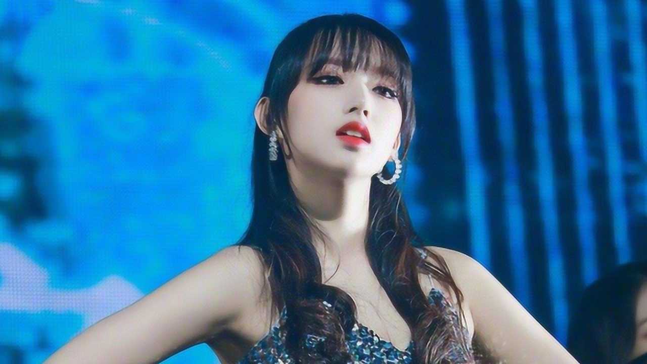 程潇热舞燃炸瞬间后空翻让人记忆深刻扭腰下胯更生猛