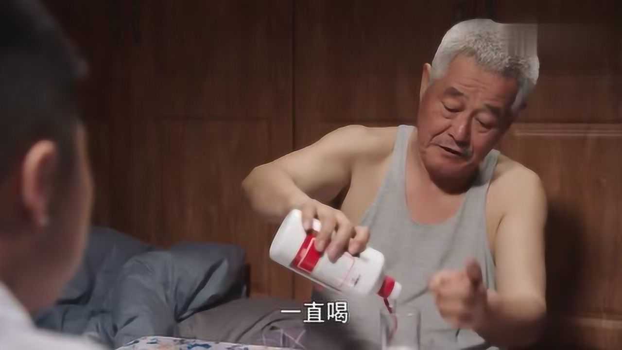 本山大爷太逗了,喝酒比手势一直喝