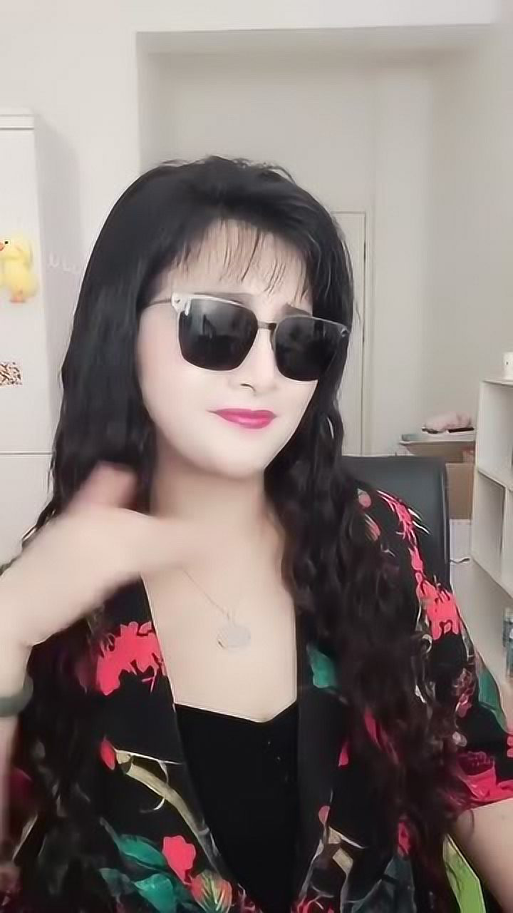 民间小调张芳献唱光棍苦光棍难把我们男人唱的好可怜