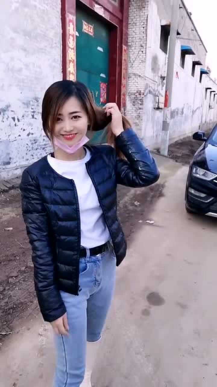 邻居家的姐姐见了我就挤眉弄眼下次一定躲着走